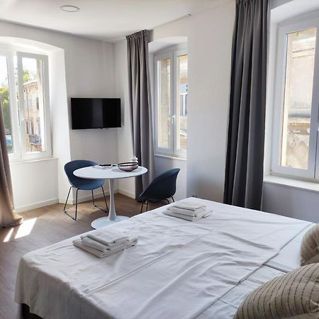 Nik Studio Apartments Pula Ngoại thất bức ảnh