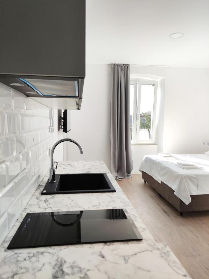 Nik Studio Apartments Pula Ngoại thất bức ảnh